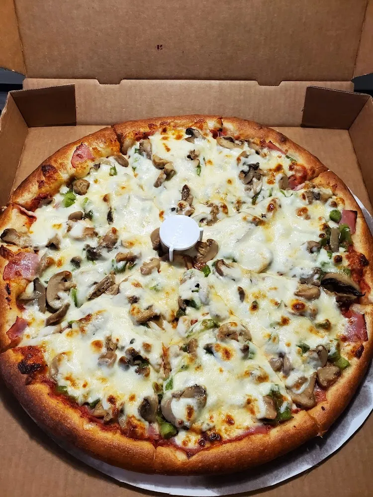 Large Ham Green Peppers Mushrooms & Chesse Pizza
